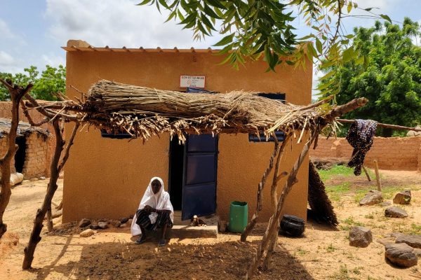Verbesserung der allgemeinen Hygiene schützt vor Krankheitsübertragung 1 Habsou Garba - Chetaou_122618