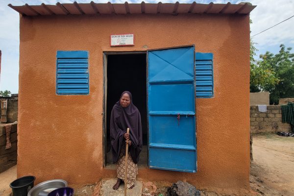 Verbesserung der allgemeinen Hygiene schützt vor Krankheitsübertragung 3 Salamatou Aboubacar -Maradi_115238